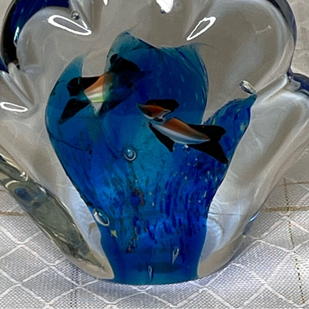 MCM Vintage Glass Paperweight Shell Shaped Fish Aquarium blue - Picture 2 of 6